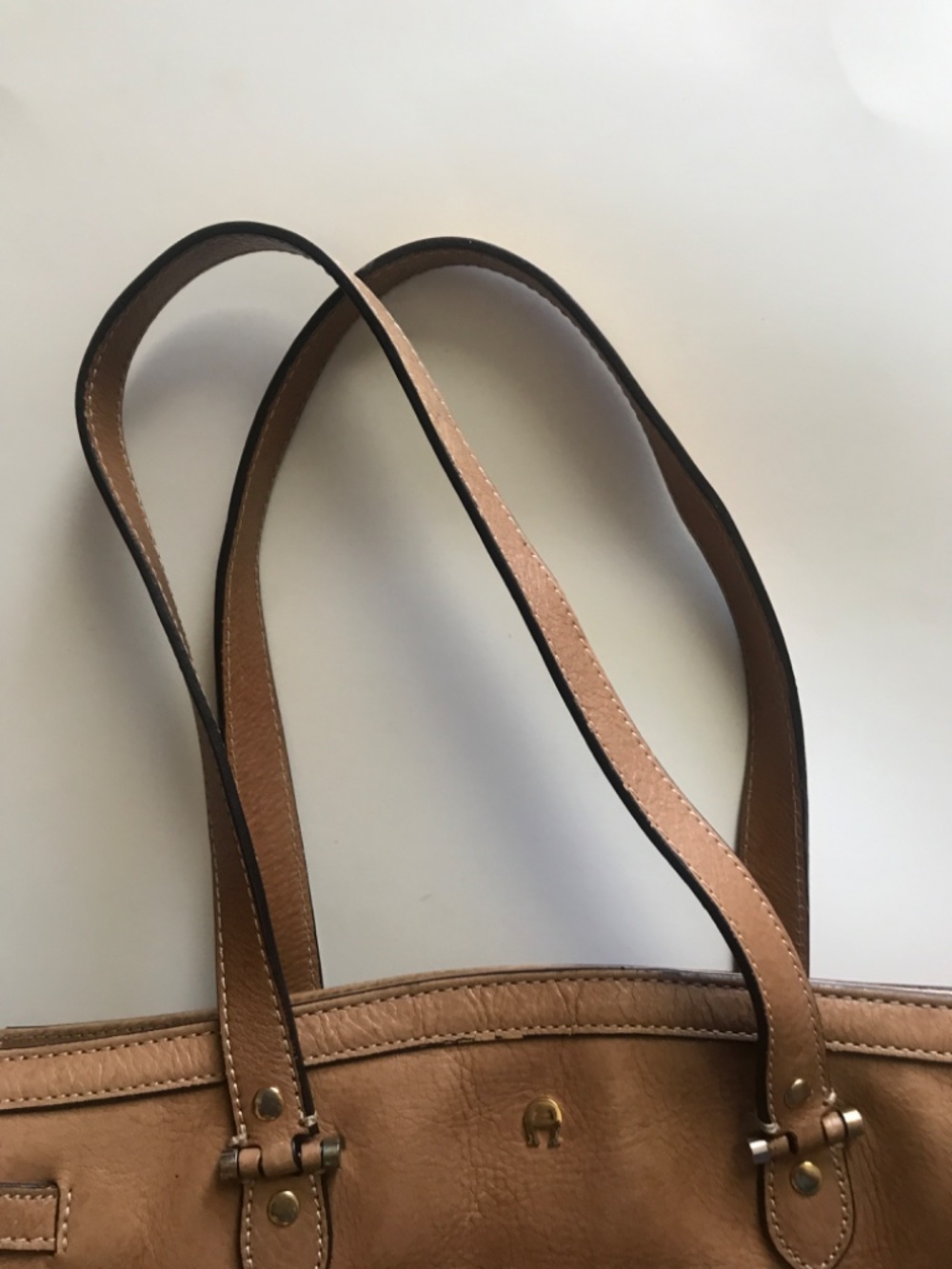 Etienne Aigner Tan Leather Handbag. - Picture 4 of 6
